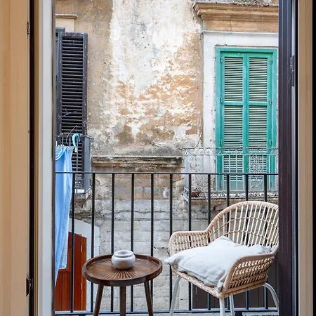 Luxury In Center Apartment Bari